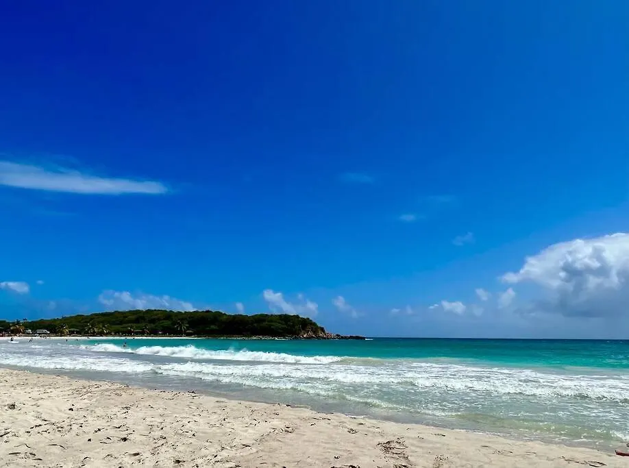 Casa De Colores, Vieques Villa